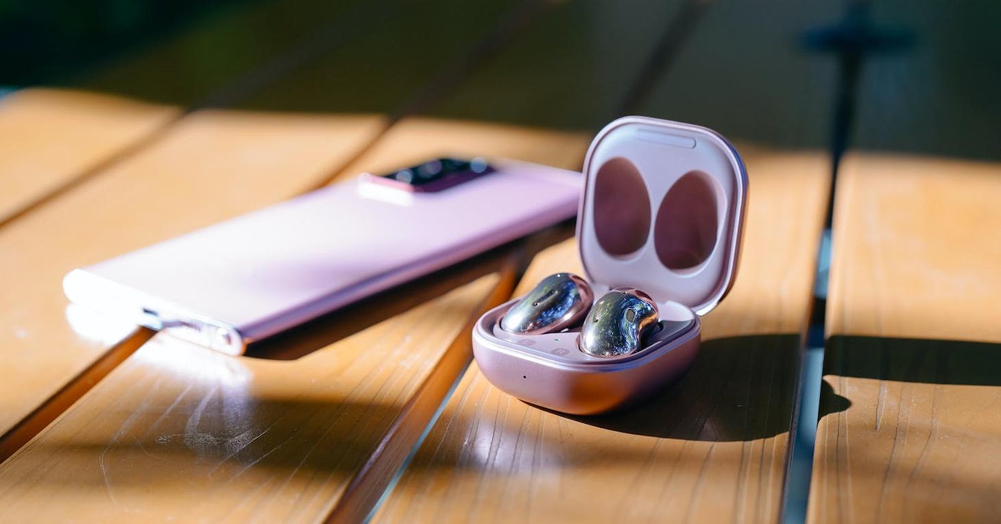 三星Galaxy Buds Live 真无线降噪耳机开箱评测：创新造型服贴耳际配戴更舒适，丰富功能超强降噪音质更胜以往