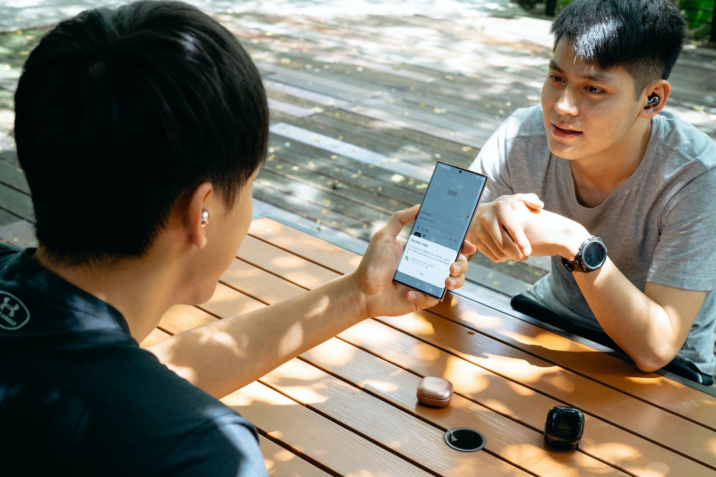 三星Galaxy Buds Live 真无线降噪耳机开箱评测：创新造型服贴耳际配戴更舒适，丰富功能超强降噪音质更胜以往