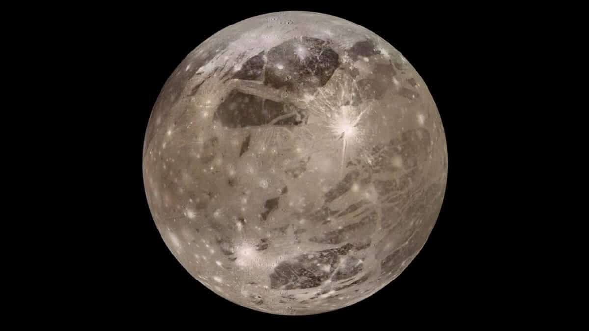 哈勃太空望远镜发现木星最大卫星木卫三大气中存在水