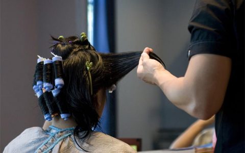 烫头发中涉及的科学原理