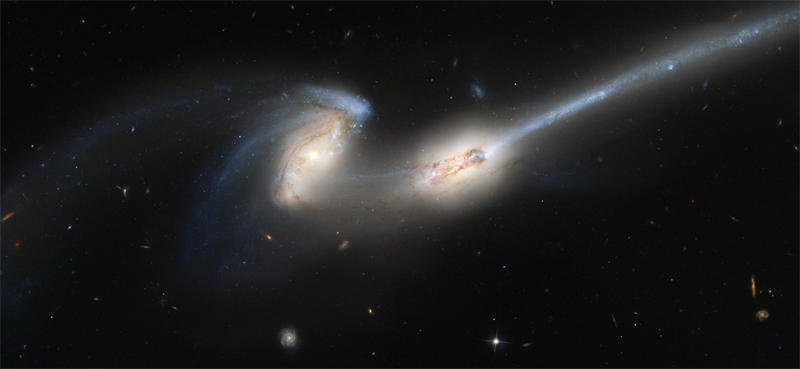 当一个大的星系和一个很小的星系合并的时候，小星系中的恒星可能会被引力弹射出星系变成流浪恒星
