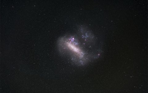 大麦哲伦星系：银河系最大的卫星星系，24亿年后星系合并