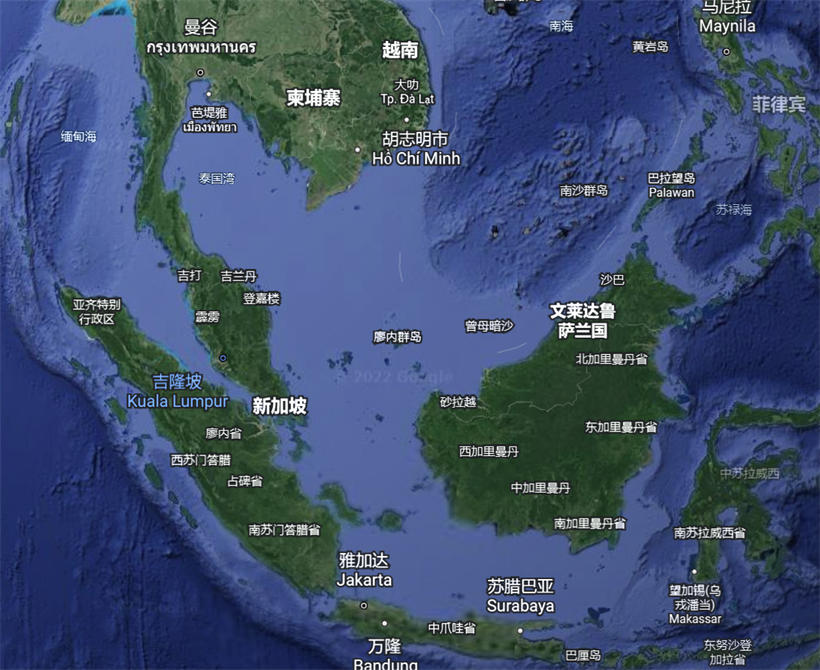 南海大陆架的面积也很大，而且位于热带地区，这里的生物资源量非常丰富