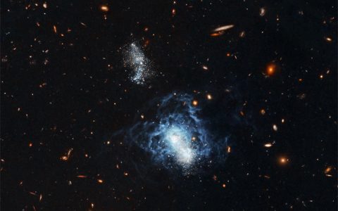 I Zwicky 18：可能是最年轻的星系